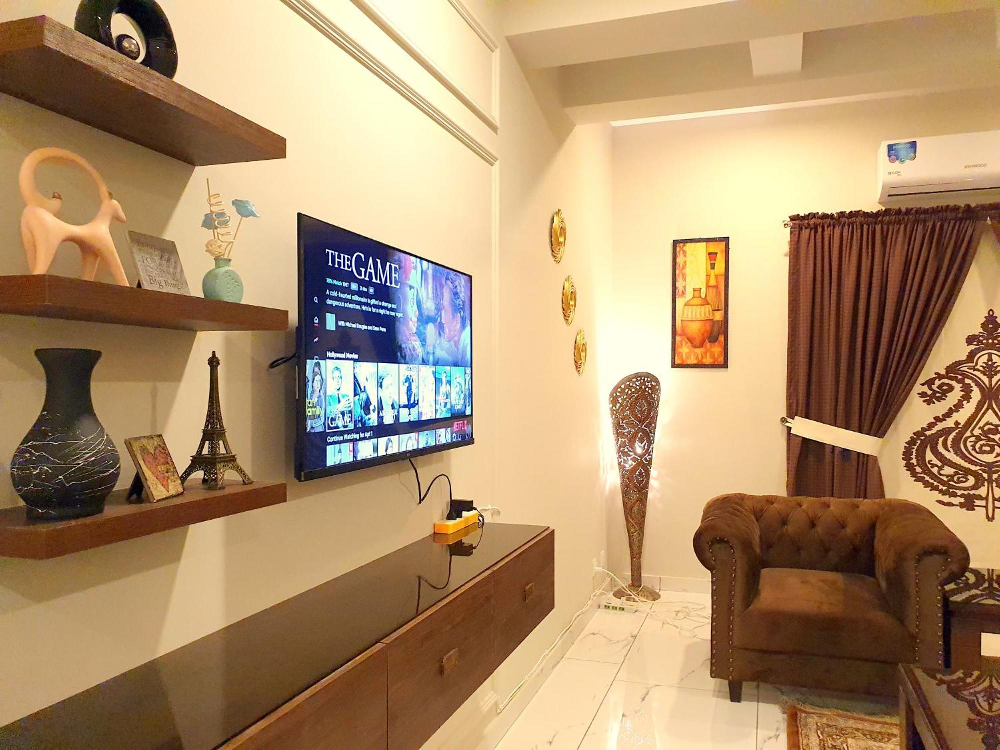 Luxurious Landing Apartments & Suites Bahria Town Rawalpindi Oda fotoğraf