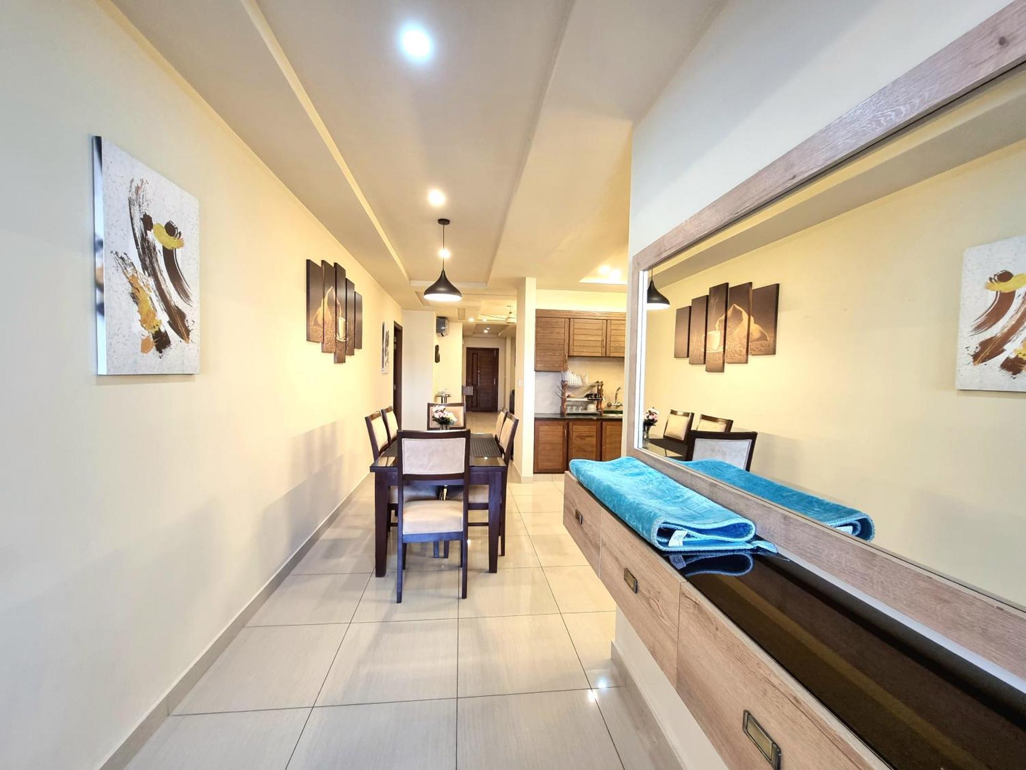 Luxurious Landing Apartments & Suites Bahria Town Rawalpindi Oda fotoğraf